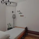 Goodlebang, 3 Bed Apartment, Center