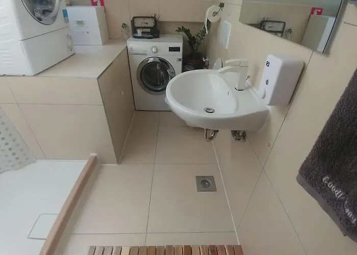 Goodlebang, 3 Bed Apartment, Center Апартаменты Любляна