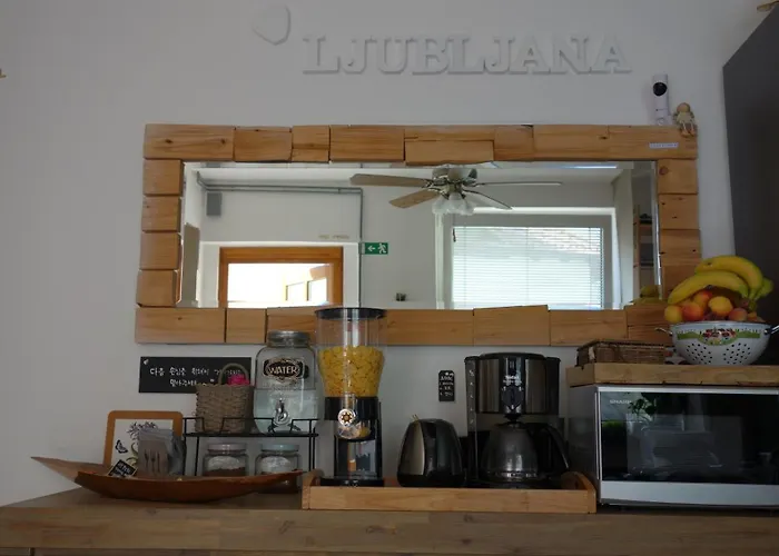 Goodlebang, 3 Bed Apartment, Center Любляна